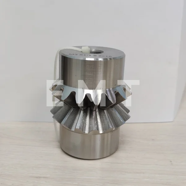 Коническая пара прямозубая (B) C28B221, передат. число=1:1, M=2, Z=22/22, EMT | ЕМТ