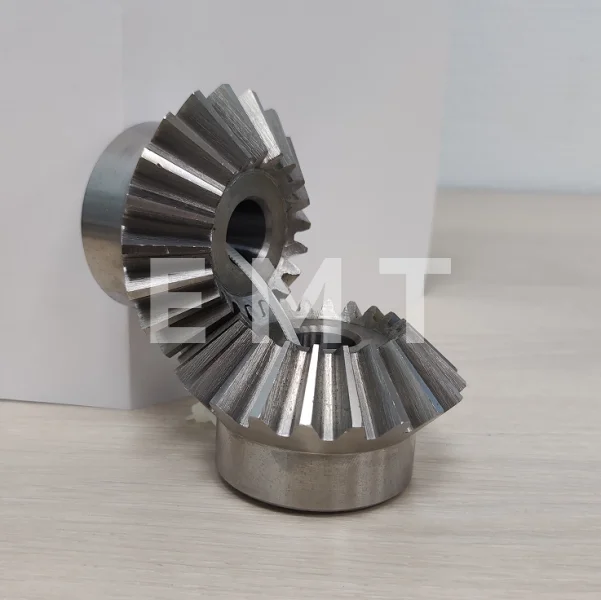 Коническая пара прямозубая (A) C27A201, передат. число=1:1, M=1,5, Z=20/20, EMT | ЕМТ